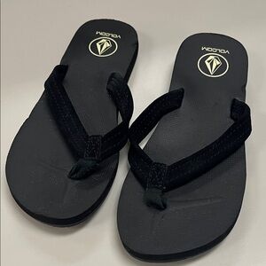 Volcom Black Flip Flop Thongs with Gold Logo 7